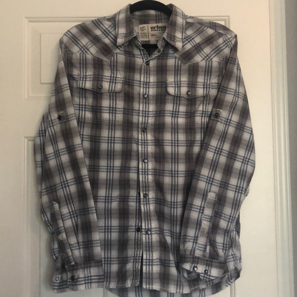 Casual Roll-Up Plaid Button-Up Shirt